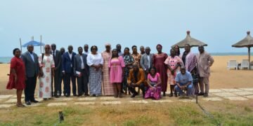 Photo de famille à l'ouverture de l'atelier le 3 avril 2024 à Lomé.